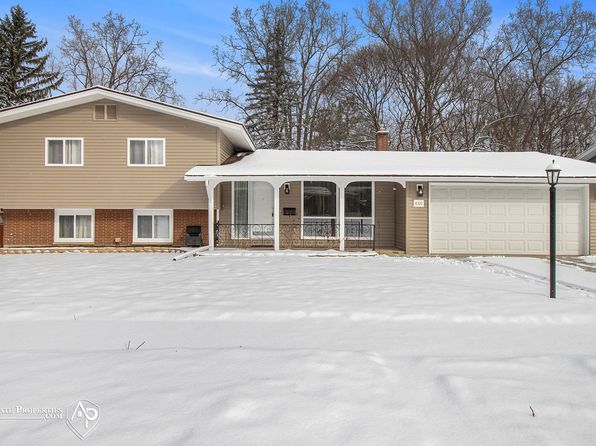 4305 Greenbrook Ln, Flint, MI 48507