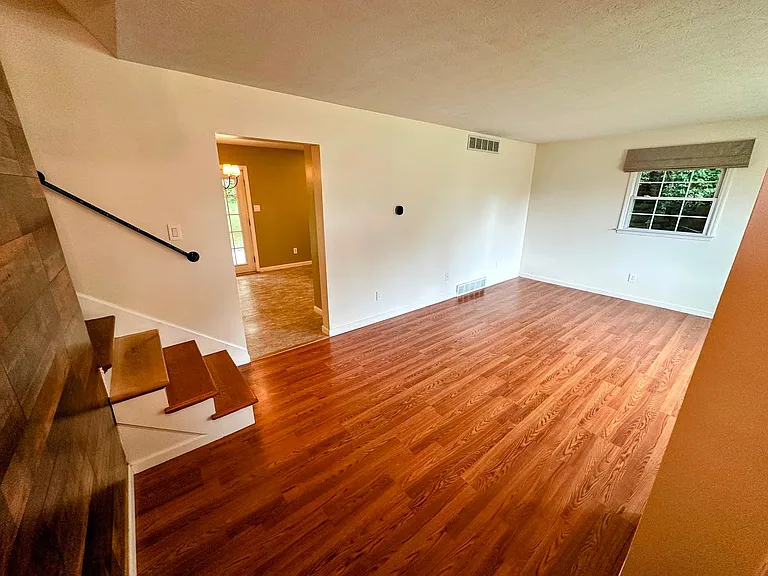1187 Devonport Cir — Photo 2