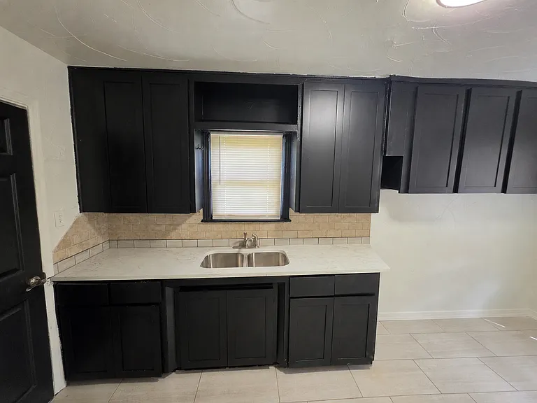 314 W Marshall Dr — Photo 6