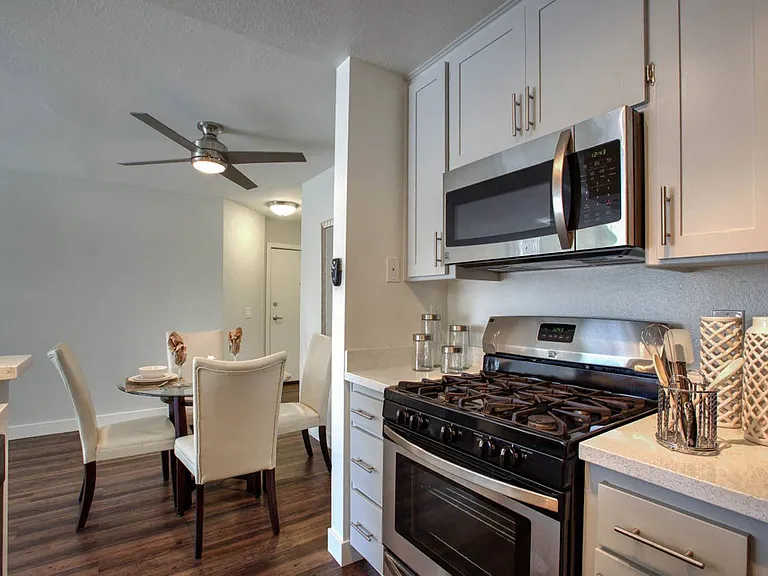 Toluca Lofts — Photo 3