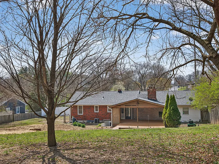 3320 Elm St — Photo 37