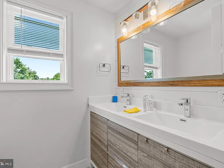 2 Lee Ct — Photo 28