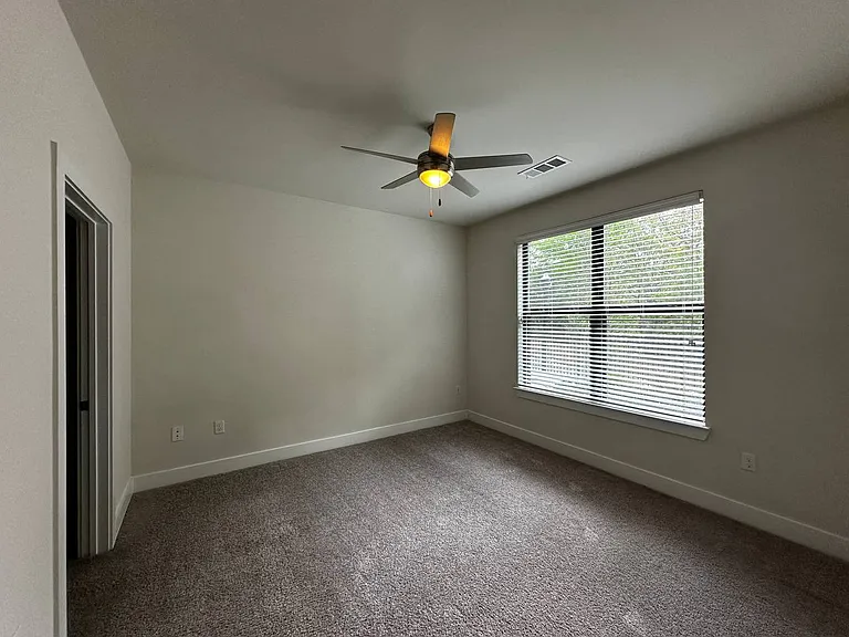 The Kirkwood Apartments at Edgewood — Photo 60