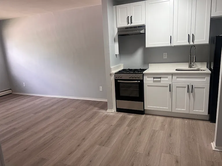 76.2 E Park St #8 — Photo 3
