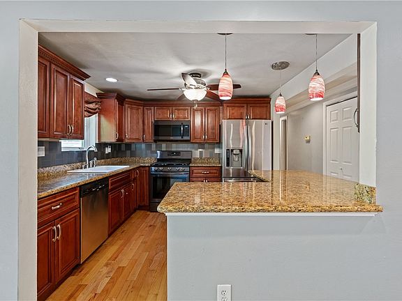 2nd image of 2813 Glenny Lane Ext