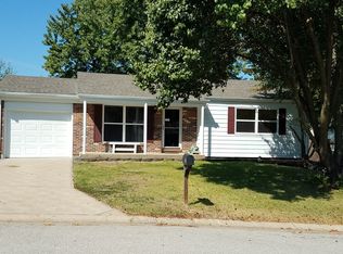 2128 Bolton St, Saint Charles, MO 63301