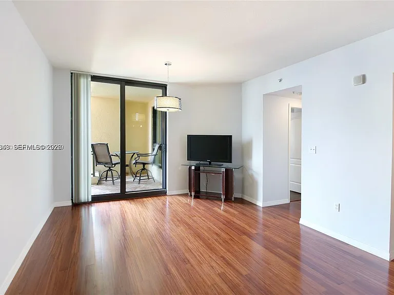 100 N Federal Hwy #1219 — Photo 3