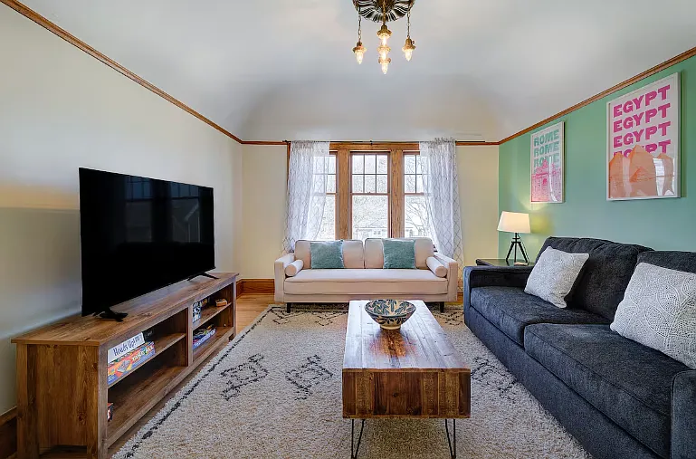127 W Lloyd St #127