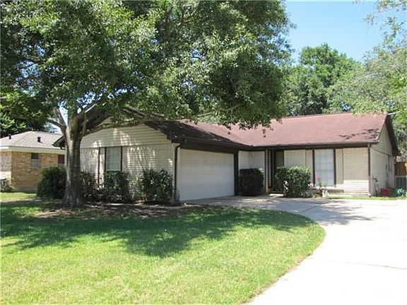 2nd image of 316 Windward Dr