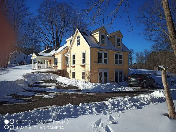 182 Amesbury Rd, Kensington, NH 03833