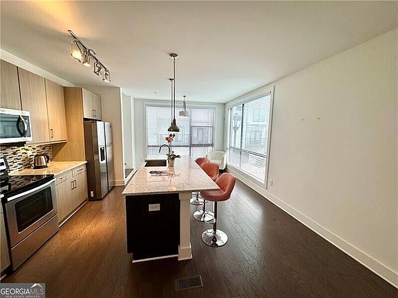 5th image of 61 Moda Ln