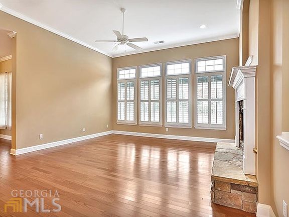 5th image of 354 Lake Forest Dr