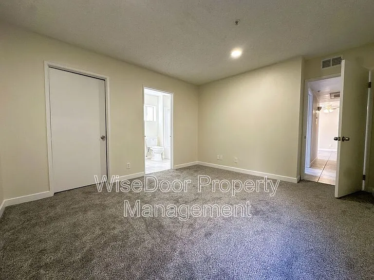 450 E 4th St #311 — Photo 18