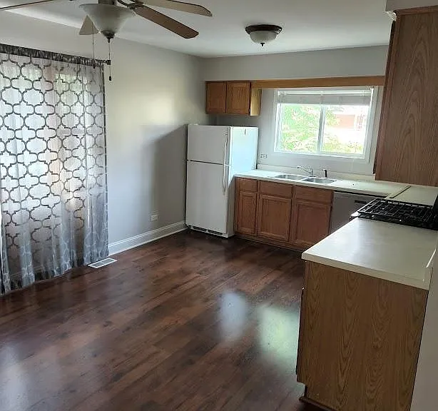 214 N Bothwell St #1 — Photo 4