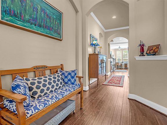 5th image of 43 Hearthshire Cir