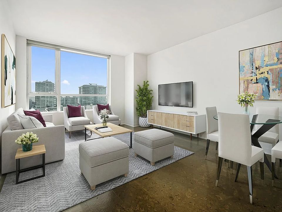 1st image of 300 Berry St Unit 1009