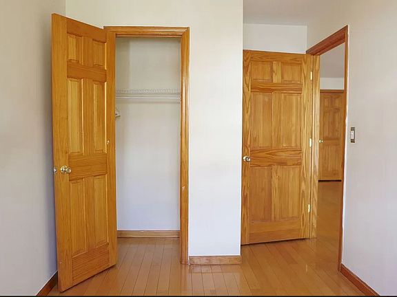 4th image of 3089 31st St APT 3