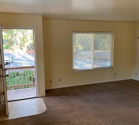 5th image of 924 Pacific St #13