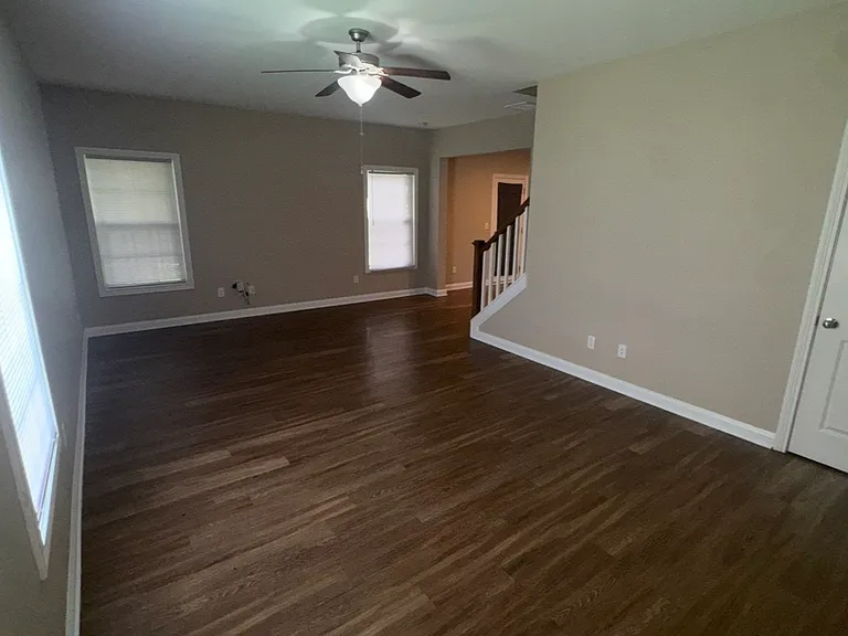 114 Stephen Dr — Photo 12