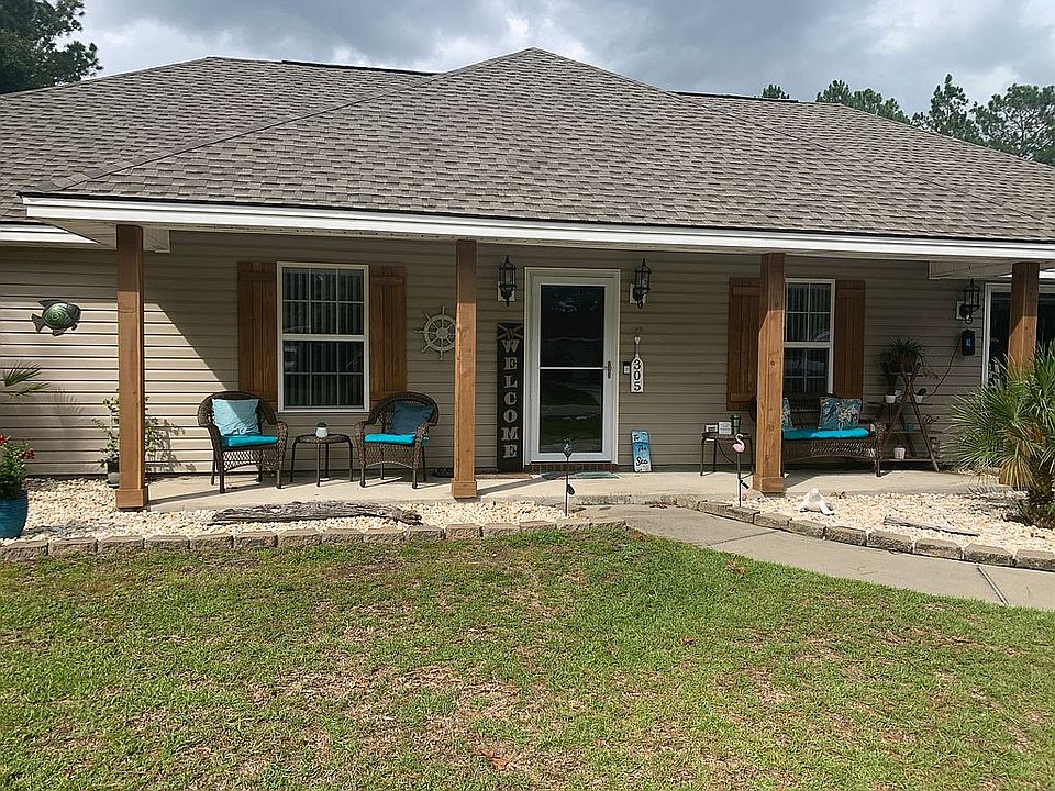 Cedar posts & Shutters