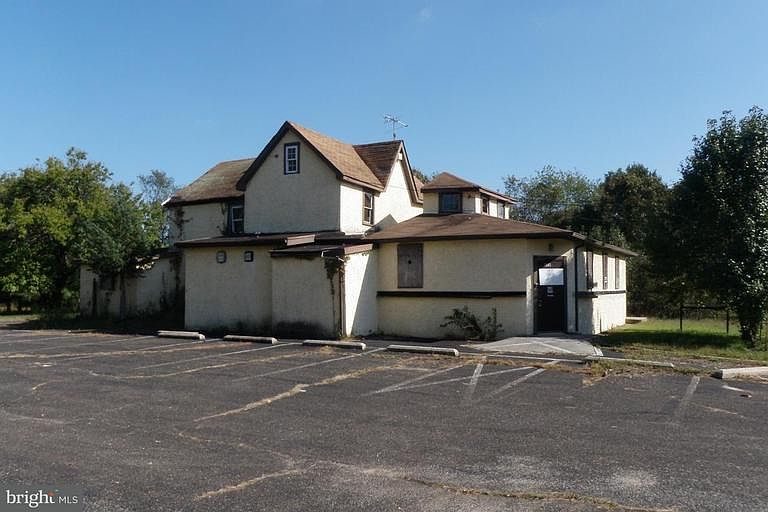 2nd image of 878 Old White Horse Pike