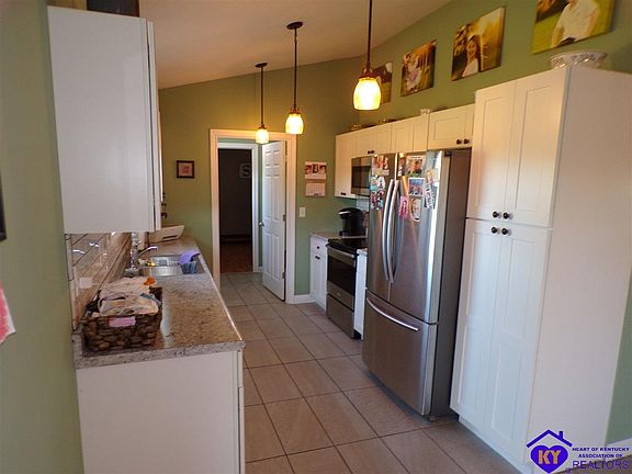 3rd image of 1558 Weldon Loop