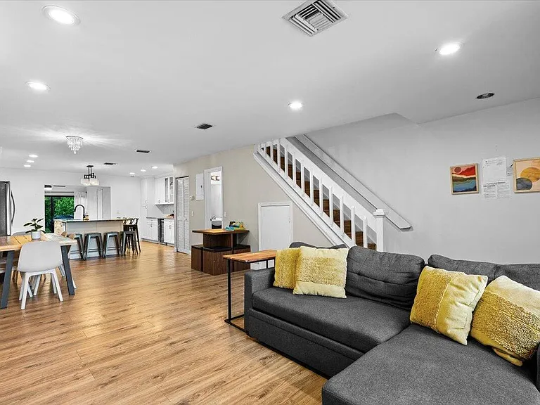 1602 Montauk Dr — Photo 1