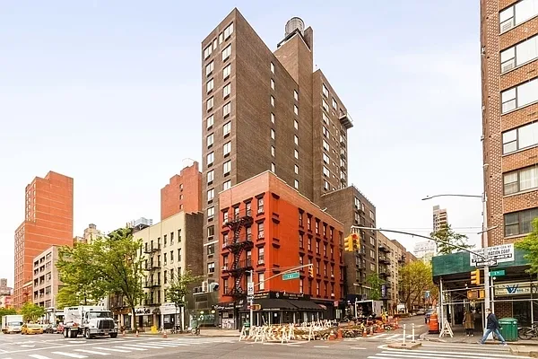 Rented by MNS | media 10