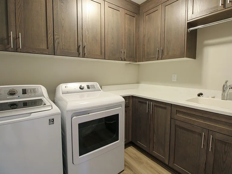 3221 & 3223 Pheasant Ave SE — Photo 23