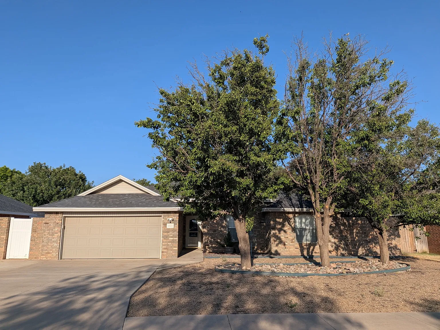 1821 Arbor Dr — Photo 1