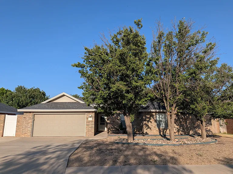 1821 Arbor Dr — Photo 1