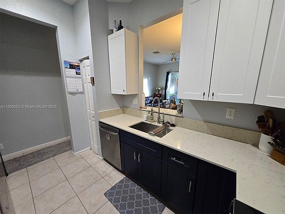 3rd image of 8318 Lagos De Campo Blvd