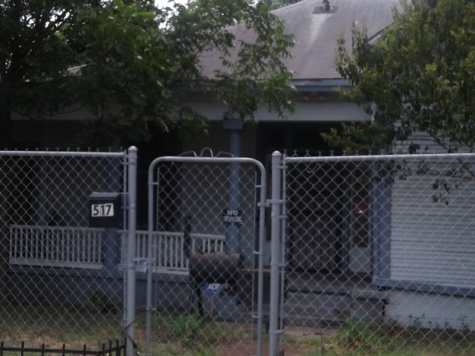 1st image of 517 S Hackberry St