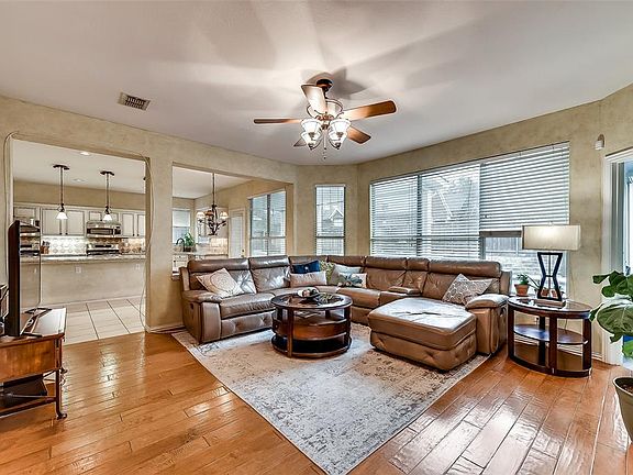 4th image of 4521 Rockcliff Dr