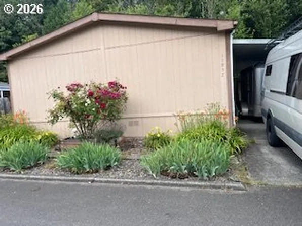 17957 S Country Village Dr Space 380, Oregon City, OR 97045