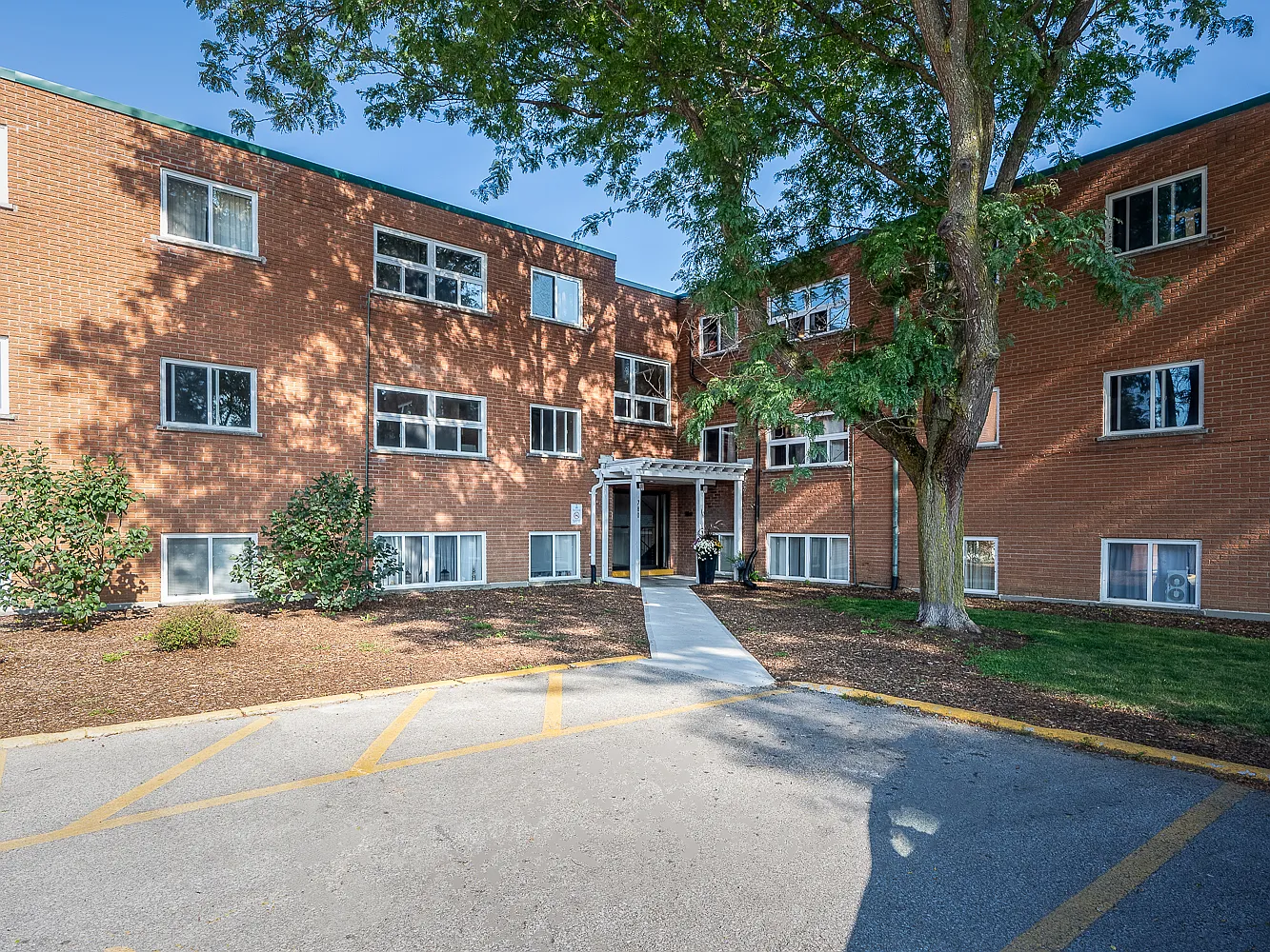 Somerset Place Apartments - Port Elgin — Photo 3