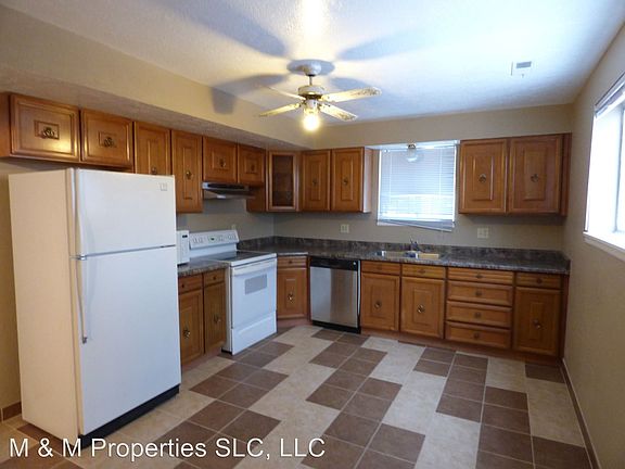 4th image of 326 E Sunset Ave