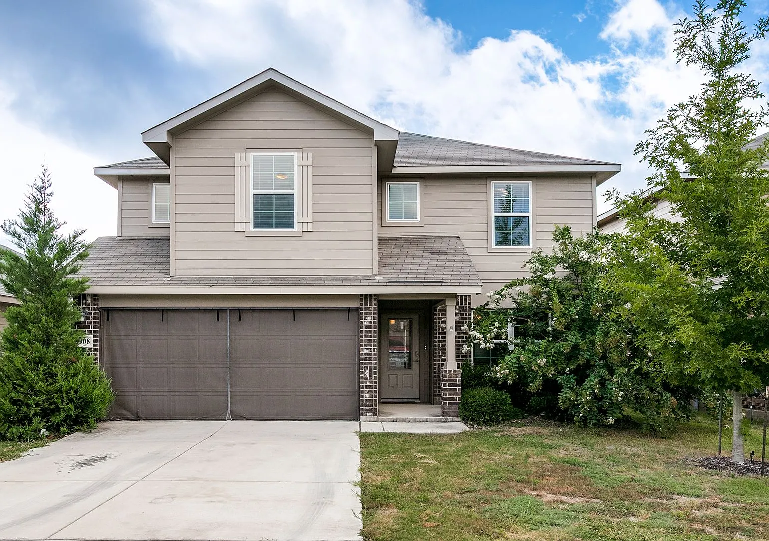 Beautiful 5-Bedroom Home In Valley Ranch — Photo 1