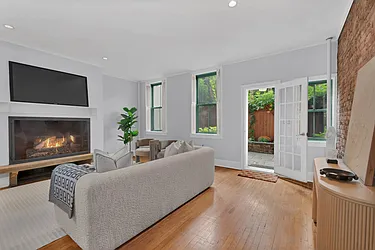 256 West 21st Street, #1G
