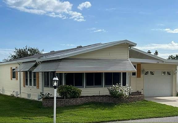 2nd image of 204 Bougainvillea Ln