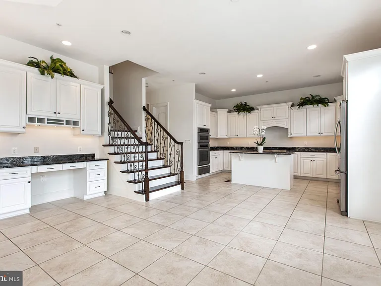 8319 Quarry Manor Ter — Photo 25