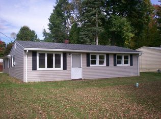 3051 Douglas St, Ravenna, OH 44266
