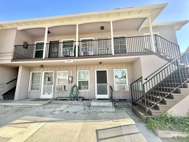 1 bed, 1.0 bath, $1,750 — Photo 1