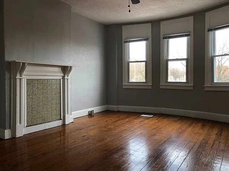 3242 Barclay St — Photo 11