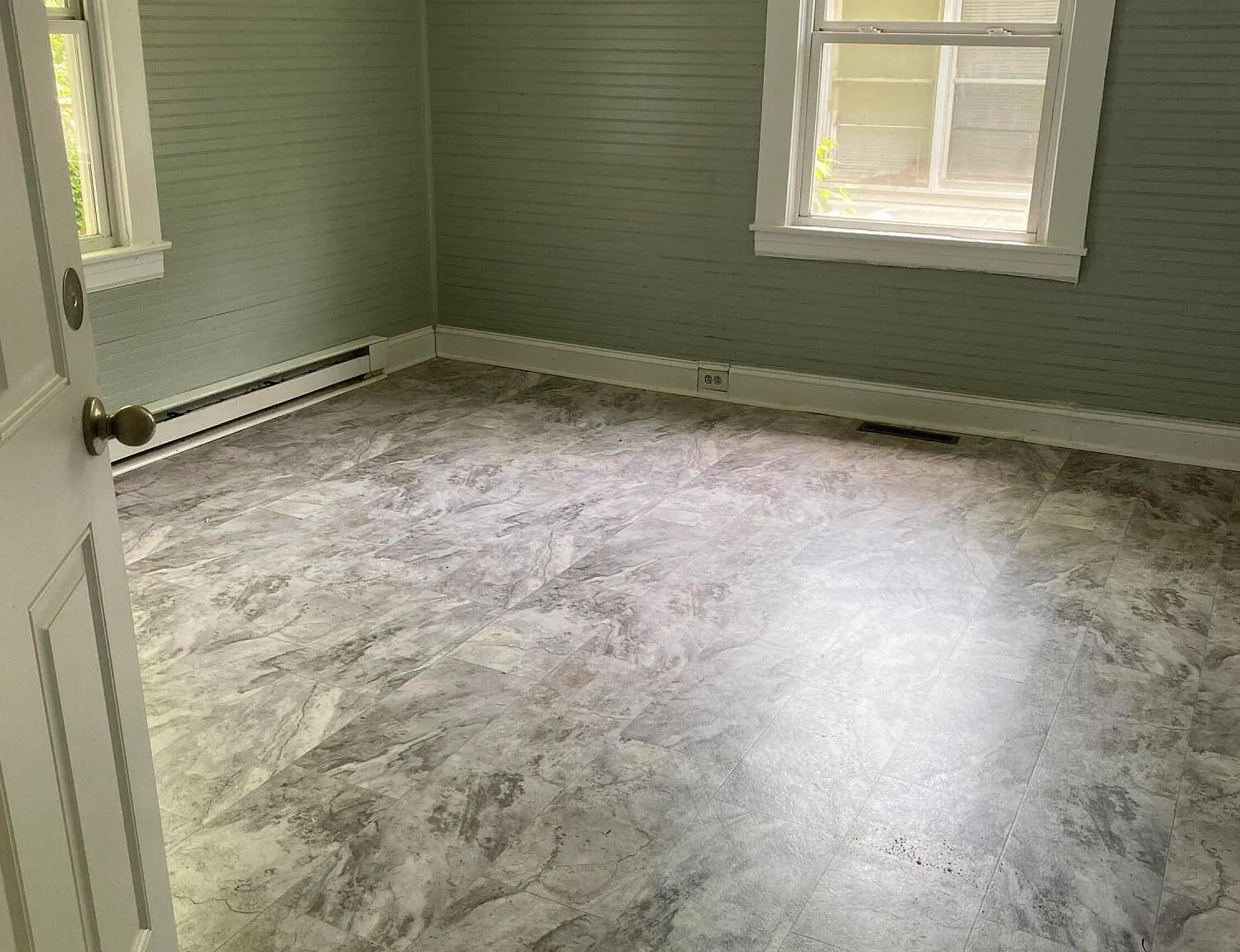 2 bed, 1.0 bath, 902 sqft, $914 — Photo 3