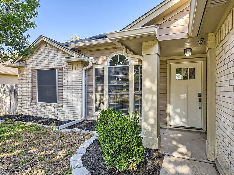 201 Orchard Way — Photo 3