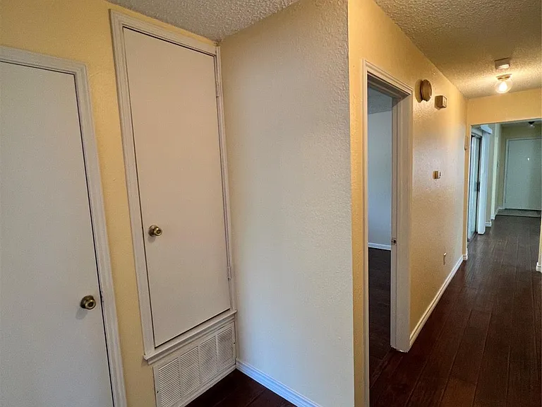 16202 Edgerly Ct — Photo 18