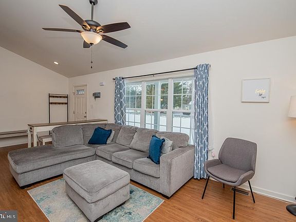 4th image of 17180 Phillips Hill Rd