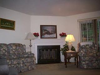 3rd image of 159 Oak Knoll Cir