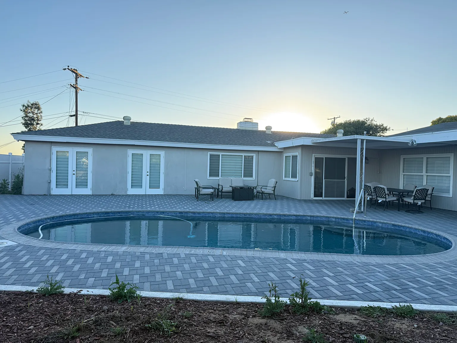 4 bed, 1898 sqft, $6,000 — Photo 2